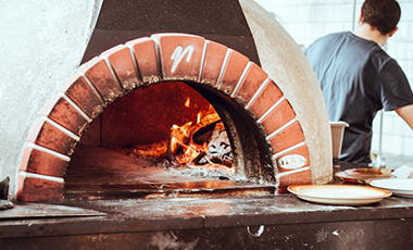ピザ窯写真